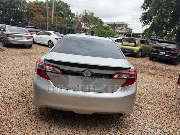 Toyota Camry XLE 4dr Sedan (2.5L 4cyl 6A) 2014 Silver