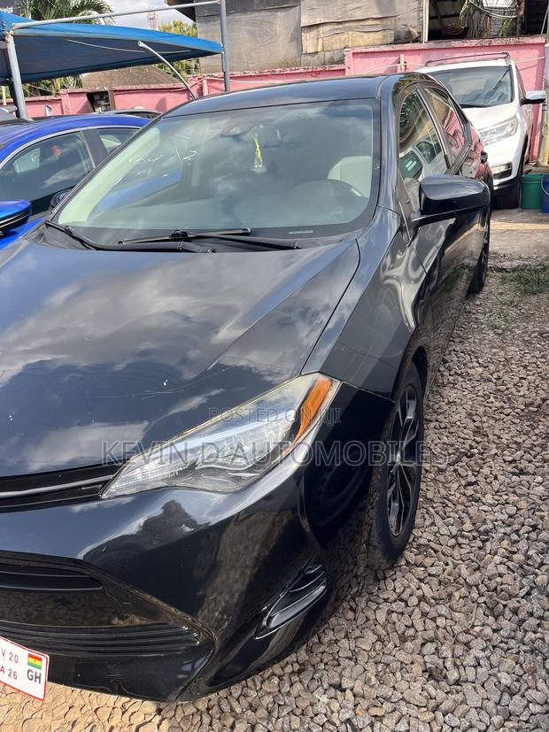 Toyota Corolla LE (1.8L 4cyl 2A) 2018 Black