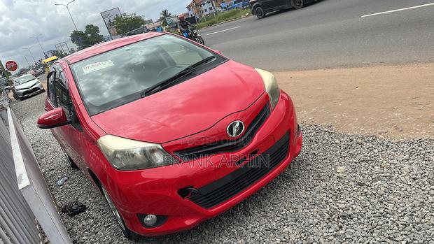 Toyota Vitz 2012 Red