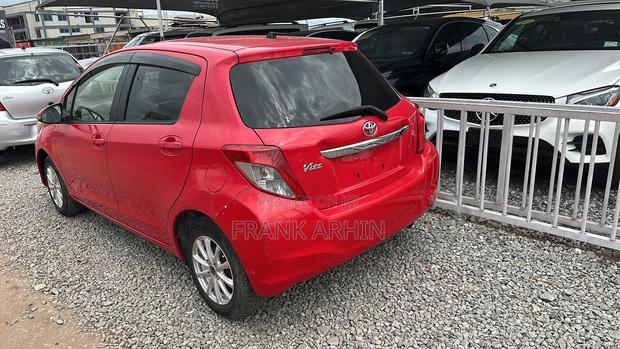 Toyota Vitz 2012 Red