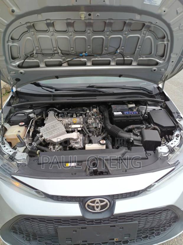 Toyota Corolla XLE 2020 Silver