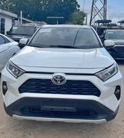 Toyota RAV4 XLE Premium 2021 White for sale