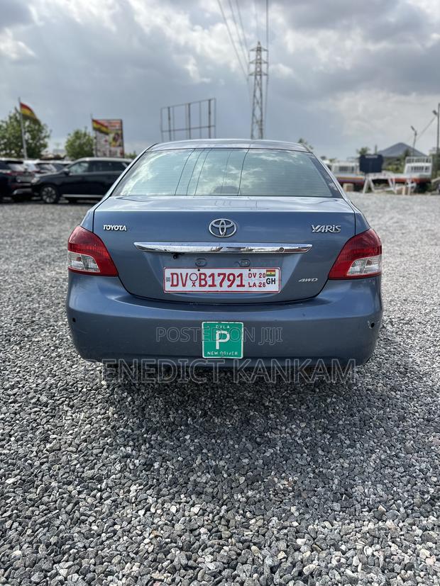 Toyota Yaris 2010 Blue