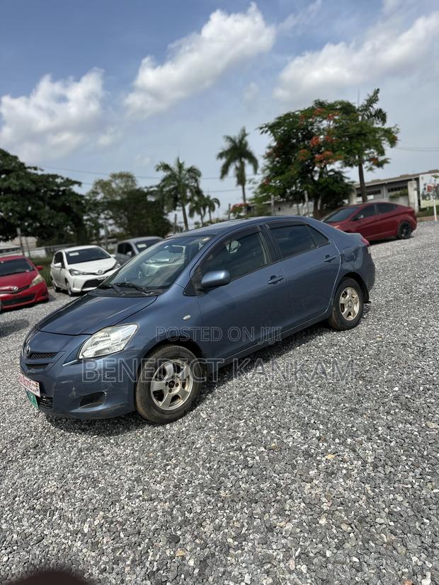 Toyota Yaris 2010 Blue
