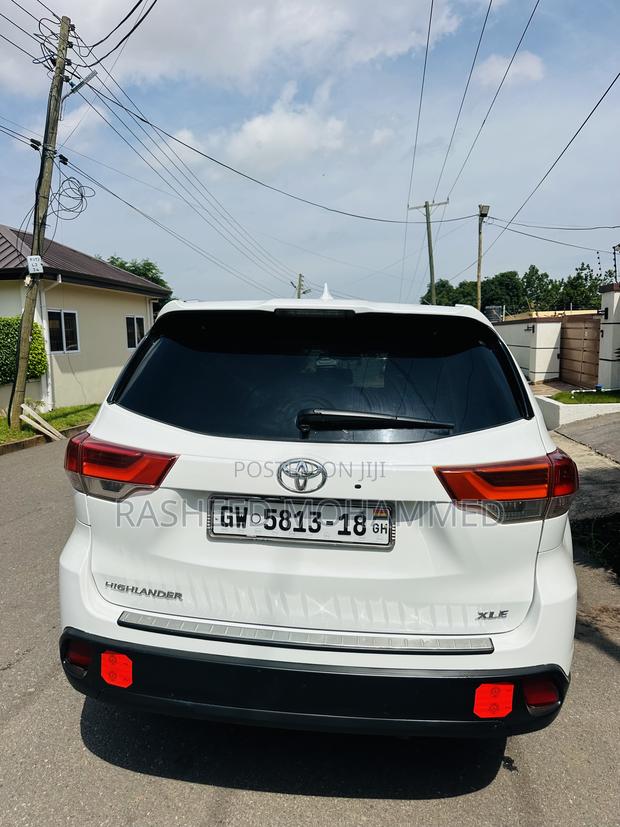 Toyota Highlander XLE 4dr SUV AWD (3.5L 6cyl 6A) 2015 White