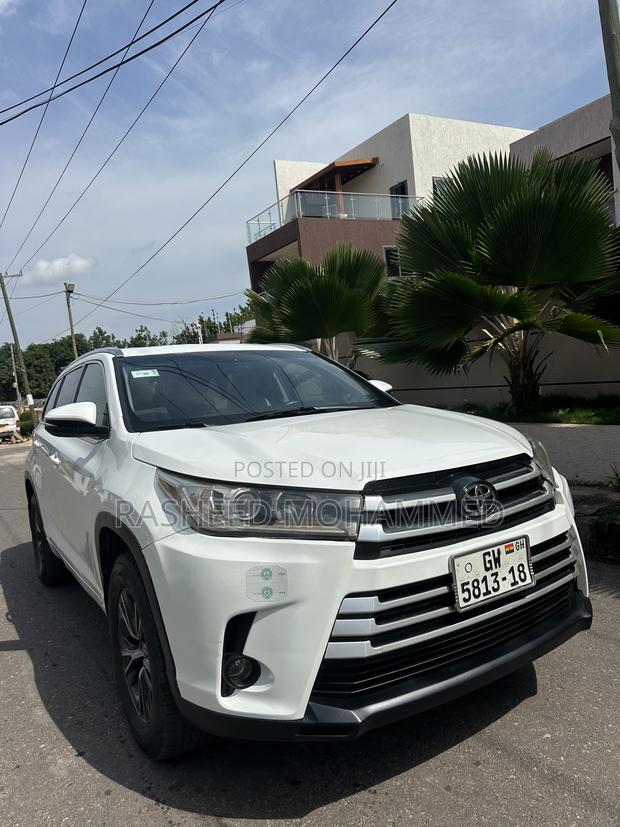 Toyota Highlander XLE 4dr SUV AWD (3.5L 6cyl 6A) 2015 White