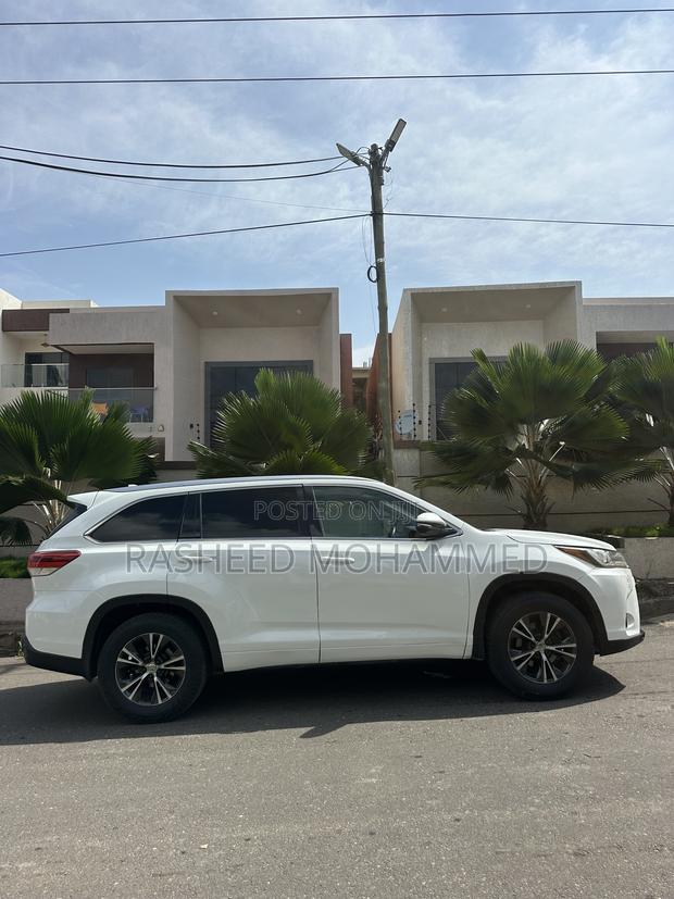 Toyota Highlander XLE 4dr SUV AWD (3.5L 6cyl 6A) 2015 White