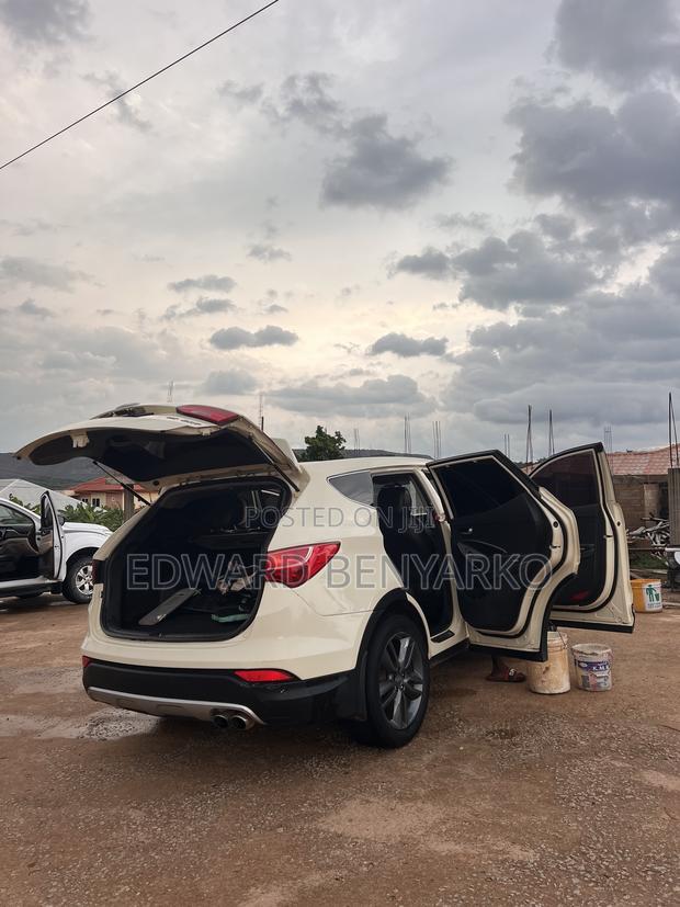 Hyundai Santa Fe Sport 2.0T 2013 White