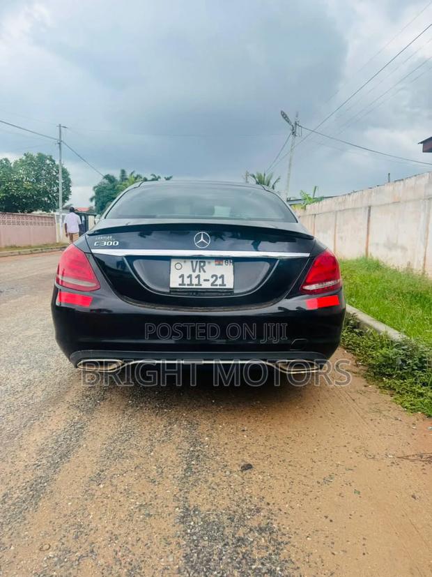 Mercedes-Benz C300 Luxury Sedan RWD (2.0L 4cyl 7A) 2017 Black