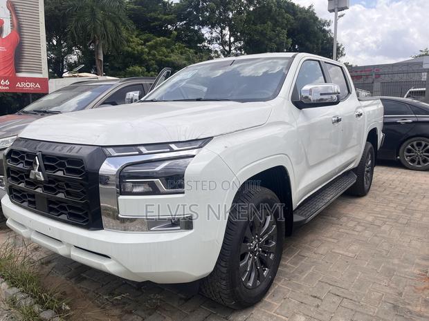 New Mitsubishi L200 2025 White