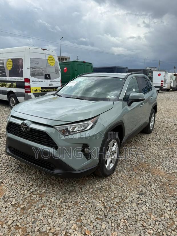 Toyota RAV4 2021 Green