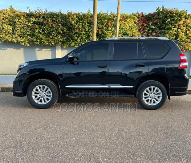 Toyota Land Cruiser Prado 2016 Black