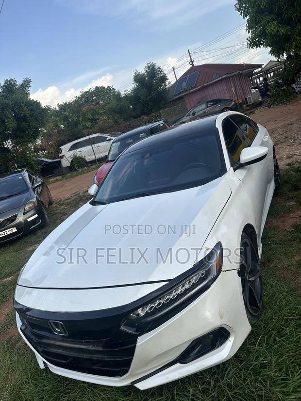 Honda Accord Sport (1.5L 4cyl Turbo CVT) 2019 White