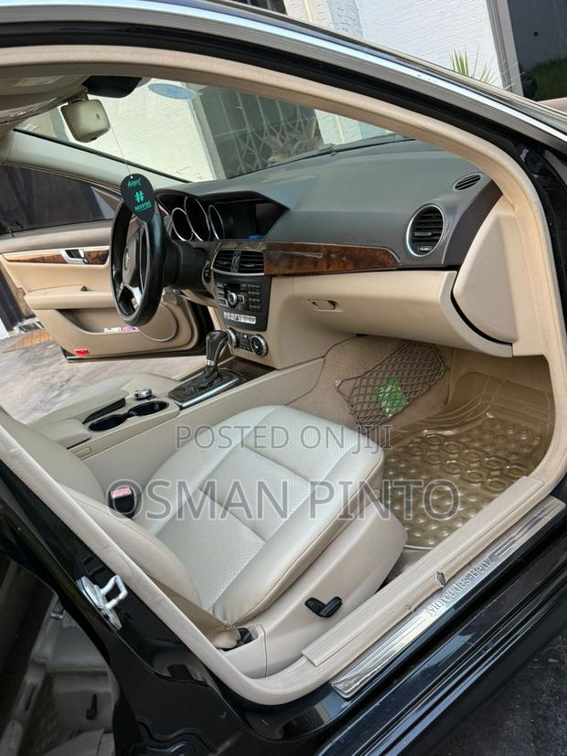 Mercedes-Benz C250 2014 Black