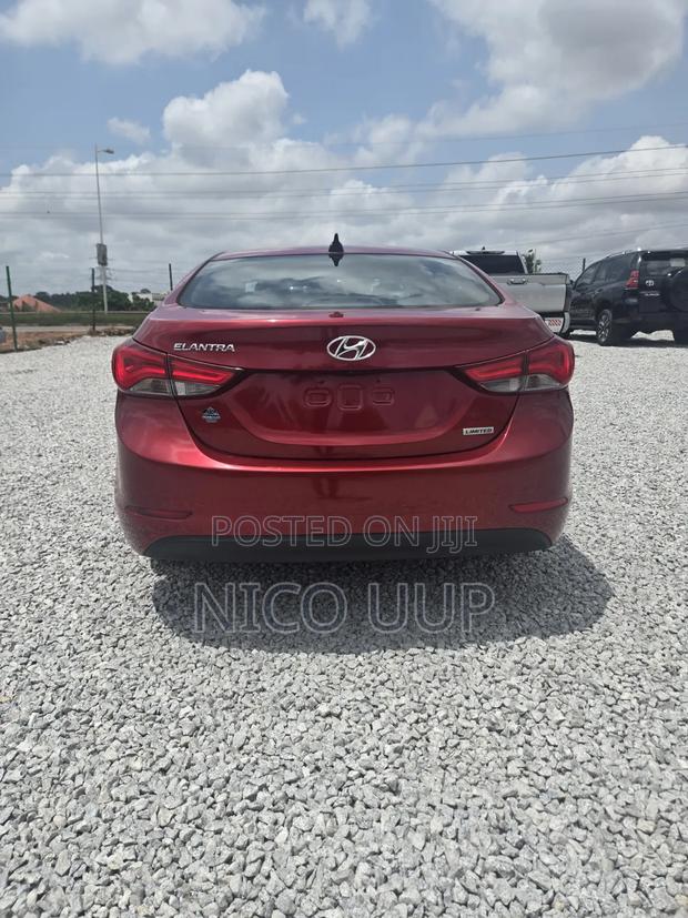 Hyundai Elantra Limited Sedan FWD (1.8L 4cyl 6A) 2016 Red