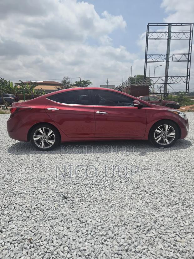 Hyundai Elantra Limited Sedan FWD (1.8L 4cyl 6A) 2016 Red
