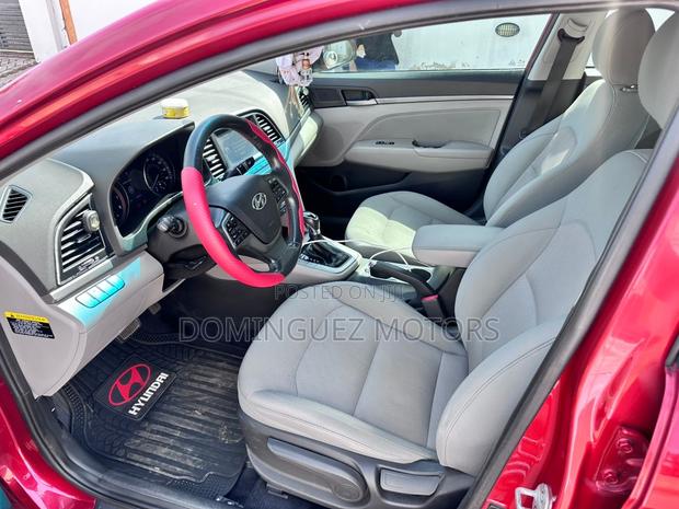 Hyundai Elantra 2017 Red