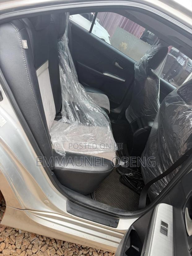 Toyota Camry XLE 4dr Sedan (2.5L 4cyl 6A) 2014 Silver