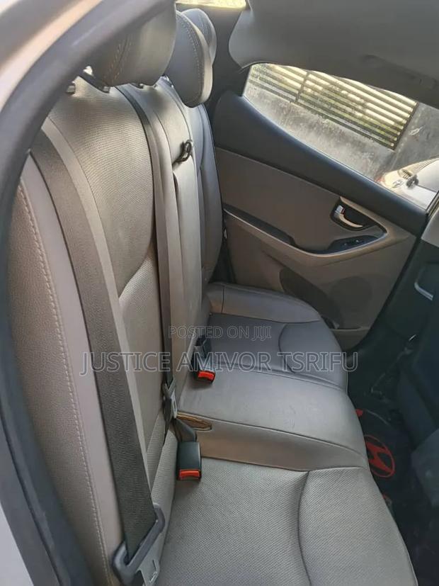 Hyundai Elantra 2014 Silver