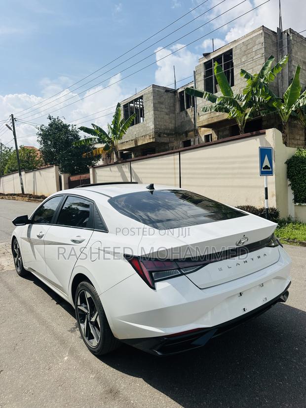 Hyundai Elantra Limited 2023 White