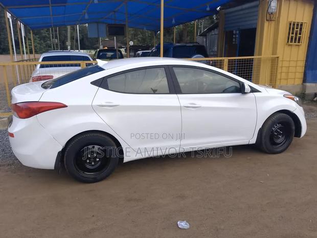 Hyundai Elantra 2011 White