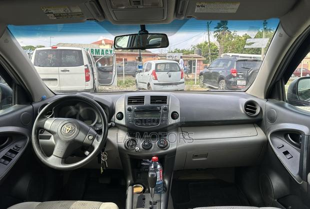 Toyota RAV4 2010 Blue