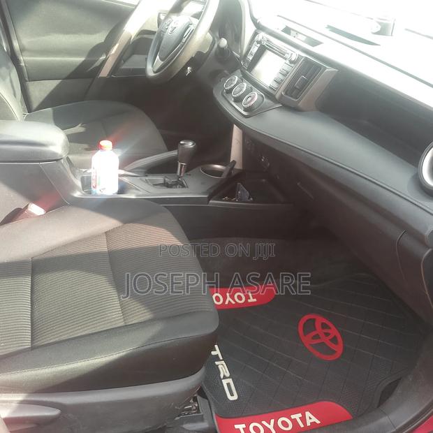 Toyota RAV4 LE 4dr SUV (2.5L 4cyl 6A) 2015 Red