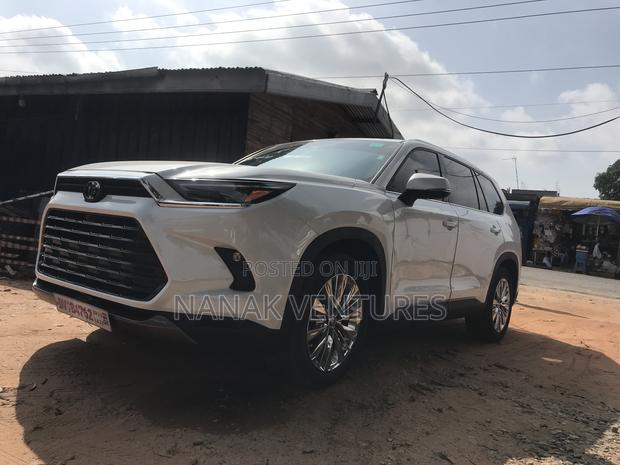 Toyota Highlander Platinum AWD 2024 White