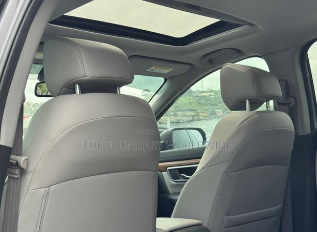 Honda CR-V Touring AWD 2019 Gray