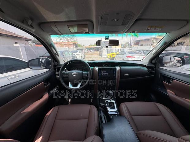 Toyota Fortuner 2.7 AWD 2017 Silver