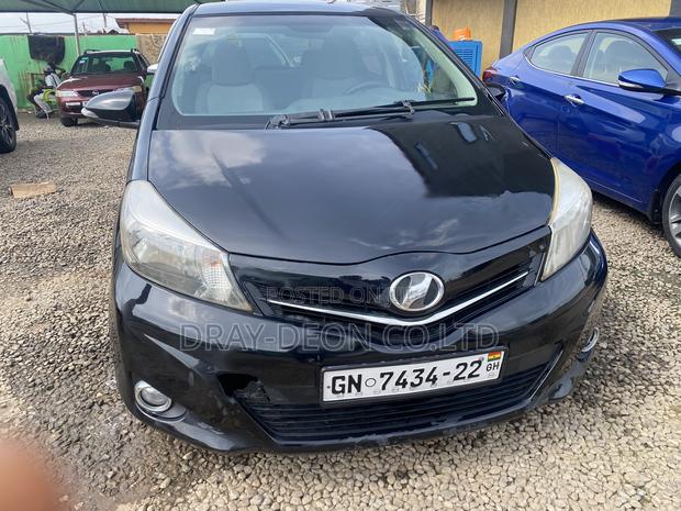 Toyota Vitz 1.3 FWD 5dr 2012 Black