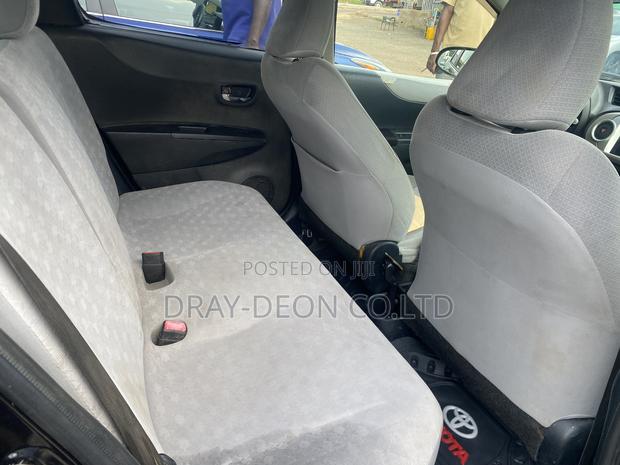 Toyota Vitz 1.3 FWD 5dr 2012 Black