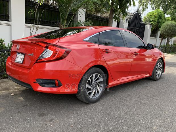 Honda Civic 2018 Red