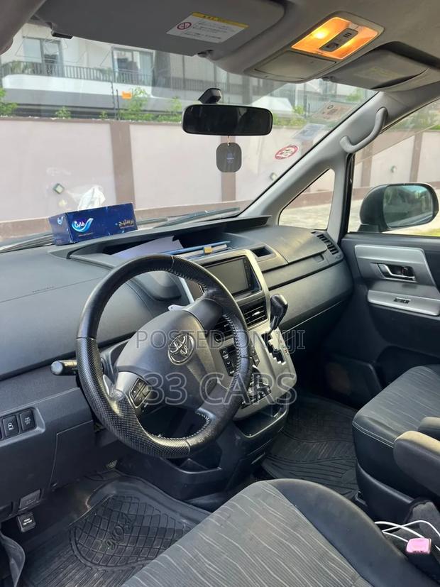 Toyota Voxy 2015 Black