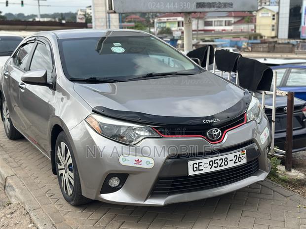 Toyota Corolla 2015 Brown