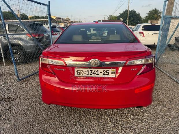 Toyota Camry XLE 4dr Sedan (2.5L 4cyl 6A) 2014 Red