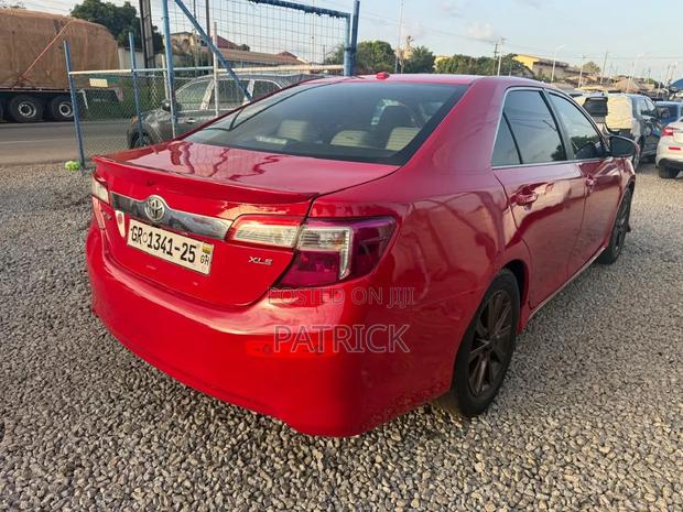 Toyota Camry XLE 4dr Sedan (2.5L 4cyl 6A) 2014 Red