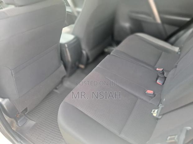 Toyota RAV4 LE AWD (2.5L 4cyl 6A) 2016 White