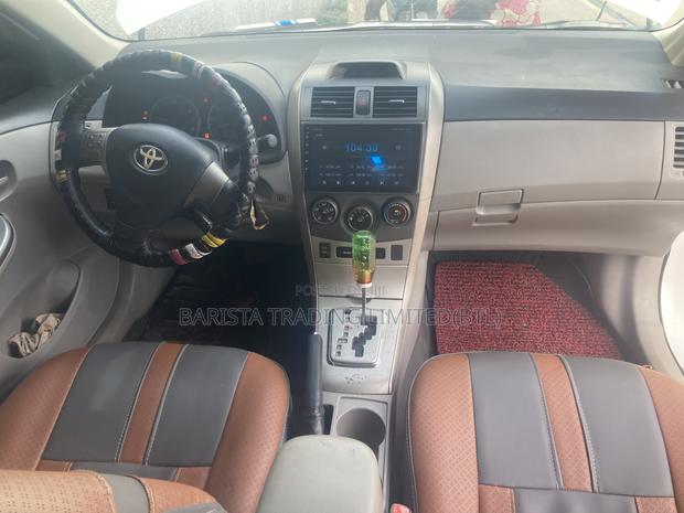 Toyota Corolla LE 4dr Sedan (1.8L 4cyl 4A) 2013 White