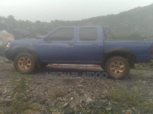 Nissan Hardbody 2010 Blue