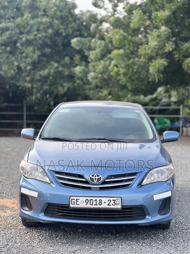 Toyota Corolla LE 4dr Sedan (1.8L 4cyl 4A) 2013 Blue