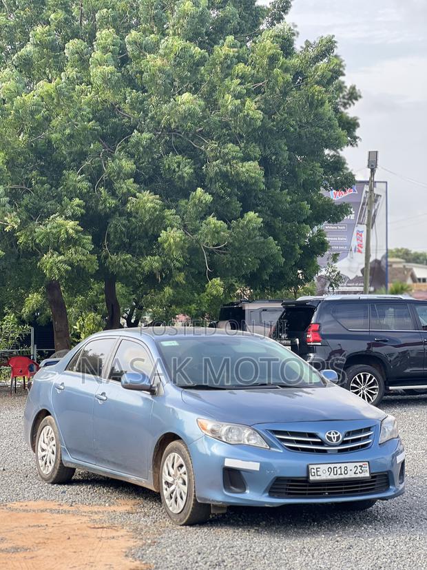 Toyota Corolla LE 4dr Sedan (1.8L 4cyl 4A) 2013 Blue