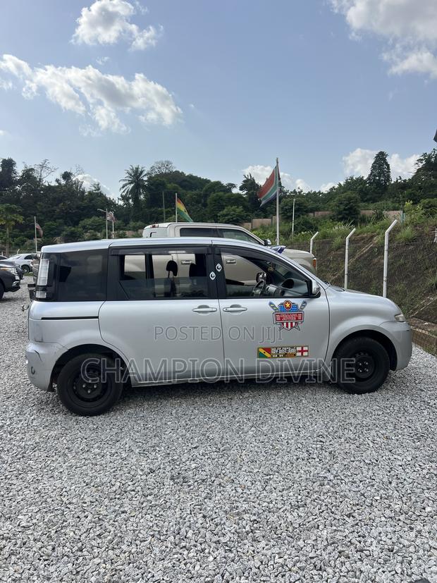 Toyota Sienta 2013 Silver