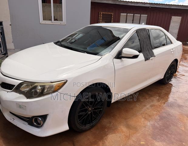 Toyota Camry LE 4dr Sedan (2.5L 4cyl 6A) 2014 White