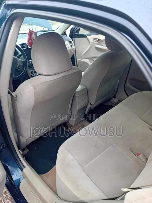 Toyota Corolla LE 4dr Sedan (1.8L 4cyl 4A) 2012 Blue