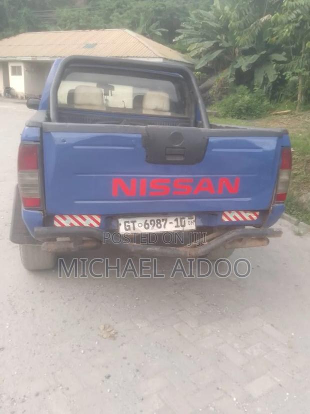 Nissan Hardbody 2010 Blue