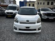 Toyota Voxy 2015 White for sale