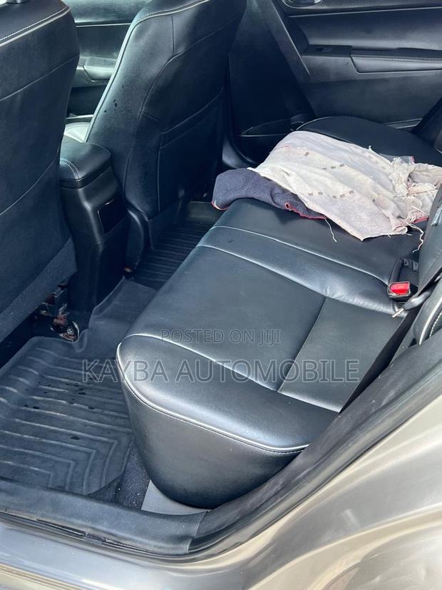 Toyota Corolla 2015 Gold
