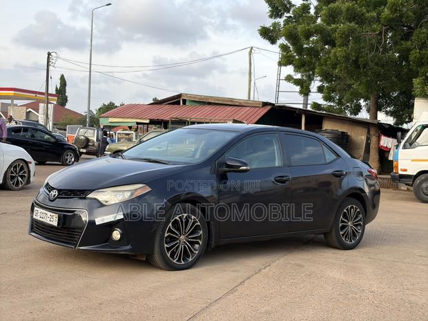 Toyota Corolla S 4dr Sedan (1.8L 4cyl CVT) 2015 Black