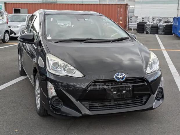 Toyota Aqua 2015 Black
